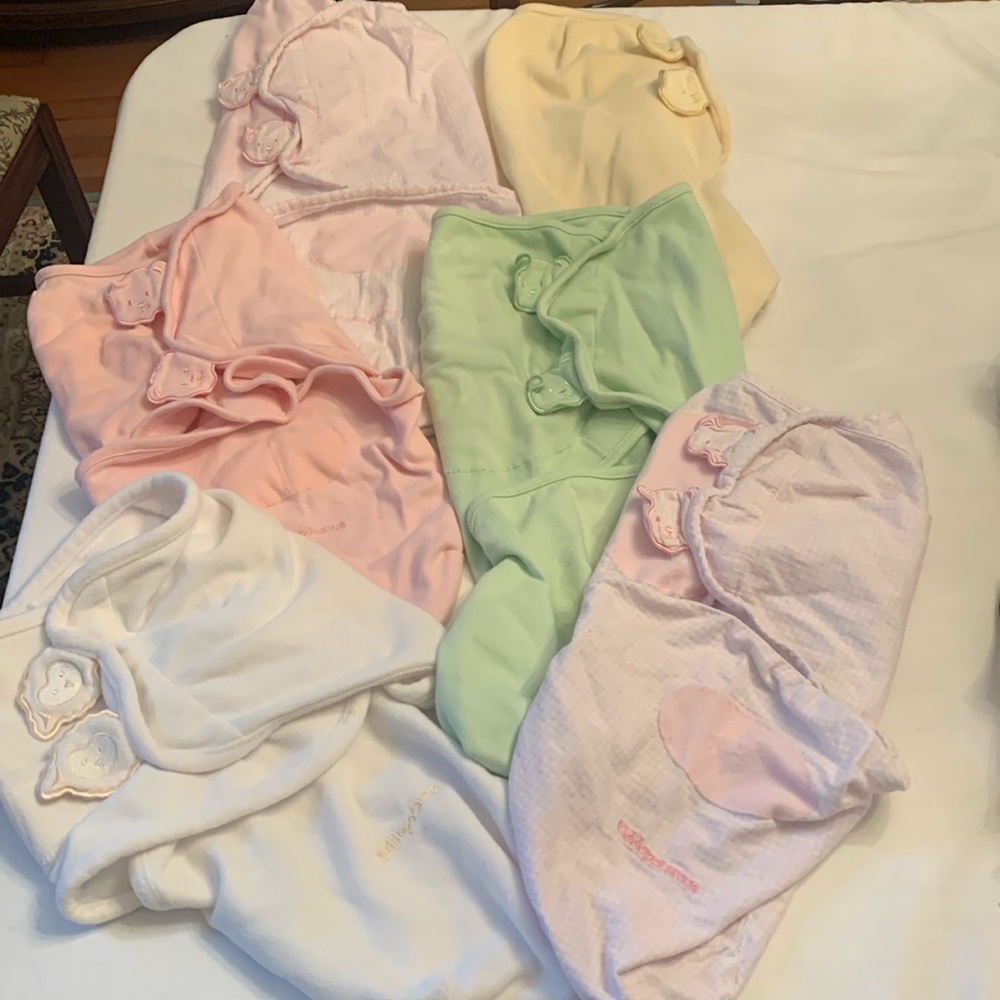 Lot of 7 Kiddopotamus Swaddlers. Ranging in Size